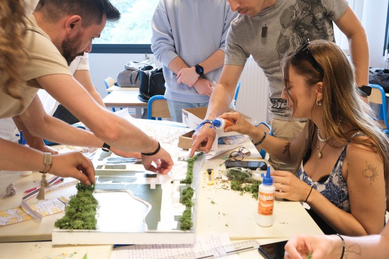 L’étude d’un éco quartier – Le cas des Docks de Ris Orangis – « Une visite en maquette »