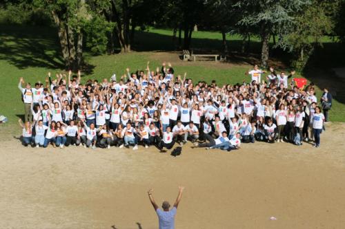 Journée ERASMUS photo de groupe dans le parc.
