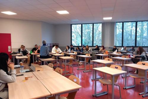 La salle de DST pendant une intervention lors de la semaine de l'entrepreneuriat.