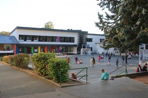 La cours de l'école